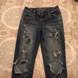 AE HIGH WASTED RIPPED JEANS(great for booty pics😂